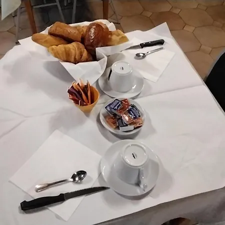 Le Relais Des Sites Hotel 2*