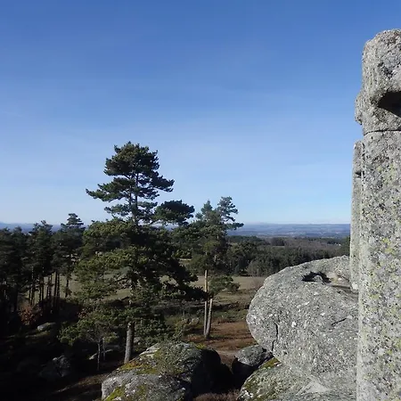 Le Relais Des Sites Faverolles (Cantal)